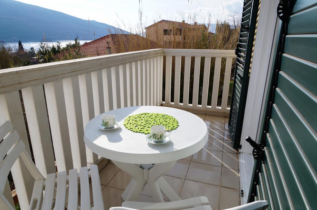 Apartment Begonia Of Kumbor Herceg Novi Buitenkant foto