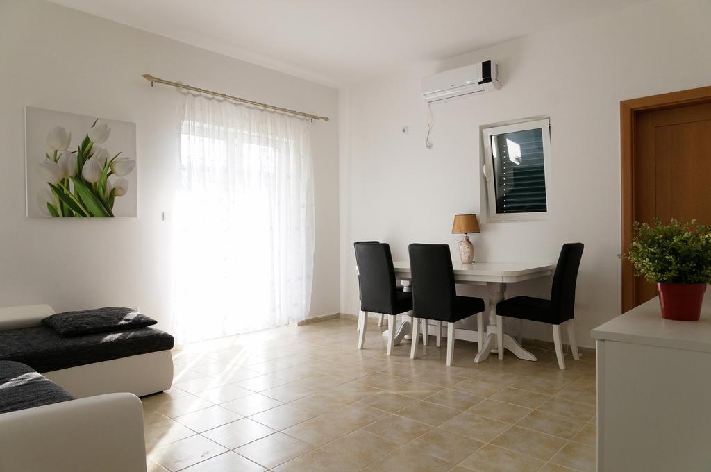 Apartment Begonia Of Kumbor Herceg Novi Buitenkant foto